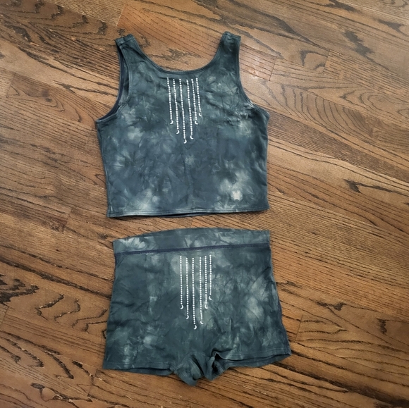 Purusha People Other - Purusha People Evergreen Retreat Set size Medium Boy Shorts + Ascent Top
